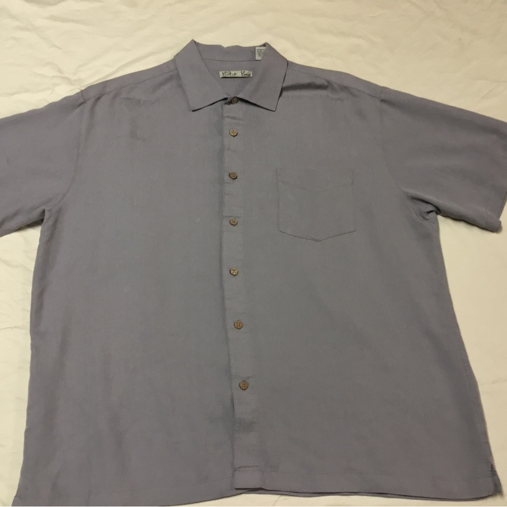 EUC- Batick Bay, Gray Short Sleeve Camp Shirt. Polyester Blend XXL